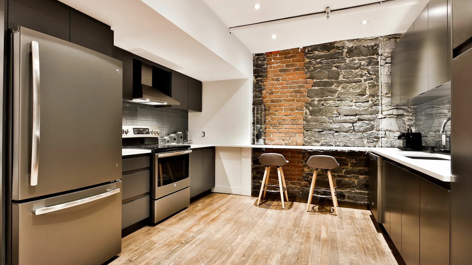 Les Suites Saint Francois Xavier Montreal