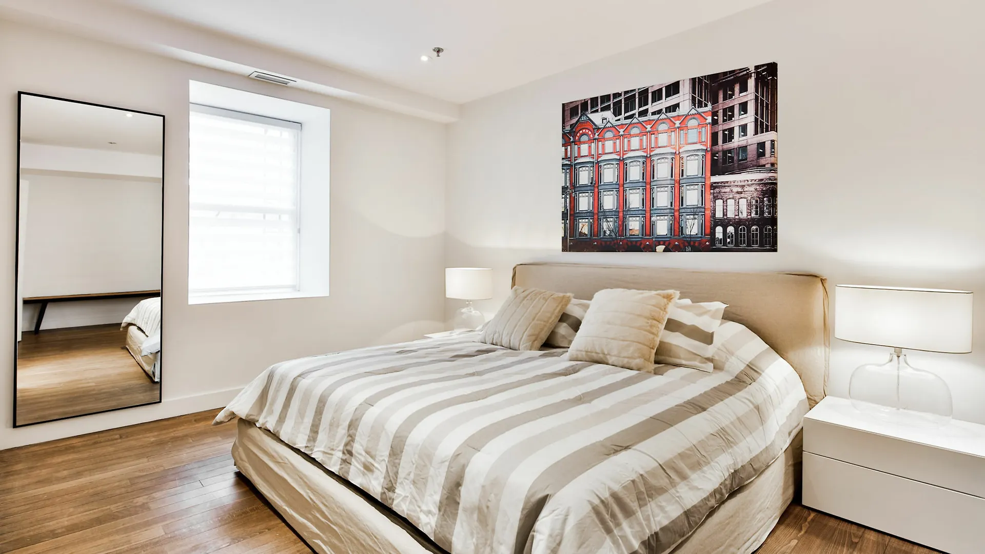 Apartment Les Suites Saint Francois Xavier Montreal Canada