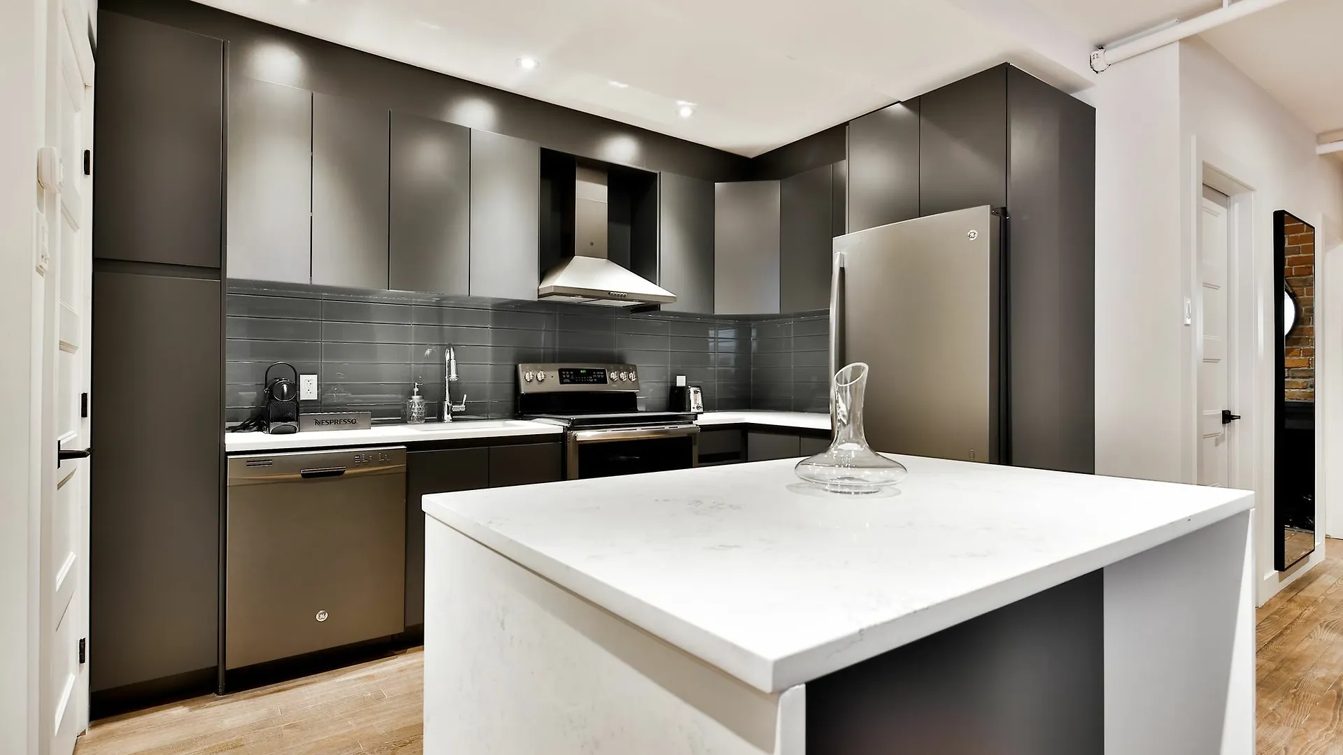 Apartment Les Suites Saint Francois Xavier Montreal