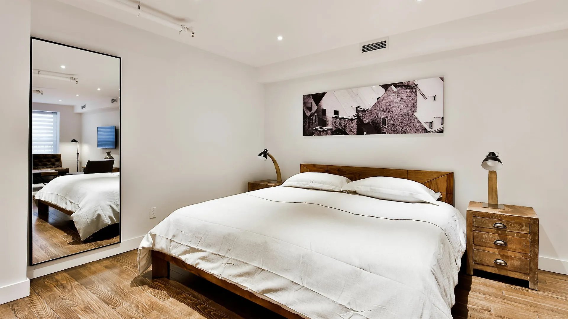 Apartment Les Suites Saint Francois Xavier Montreal