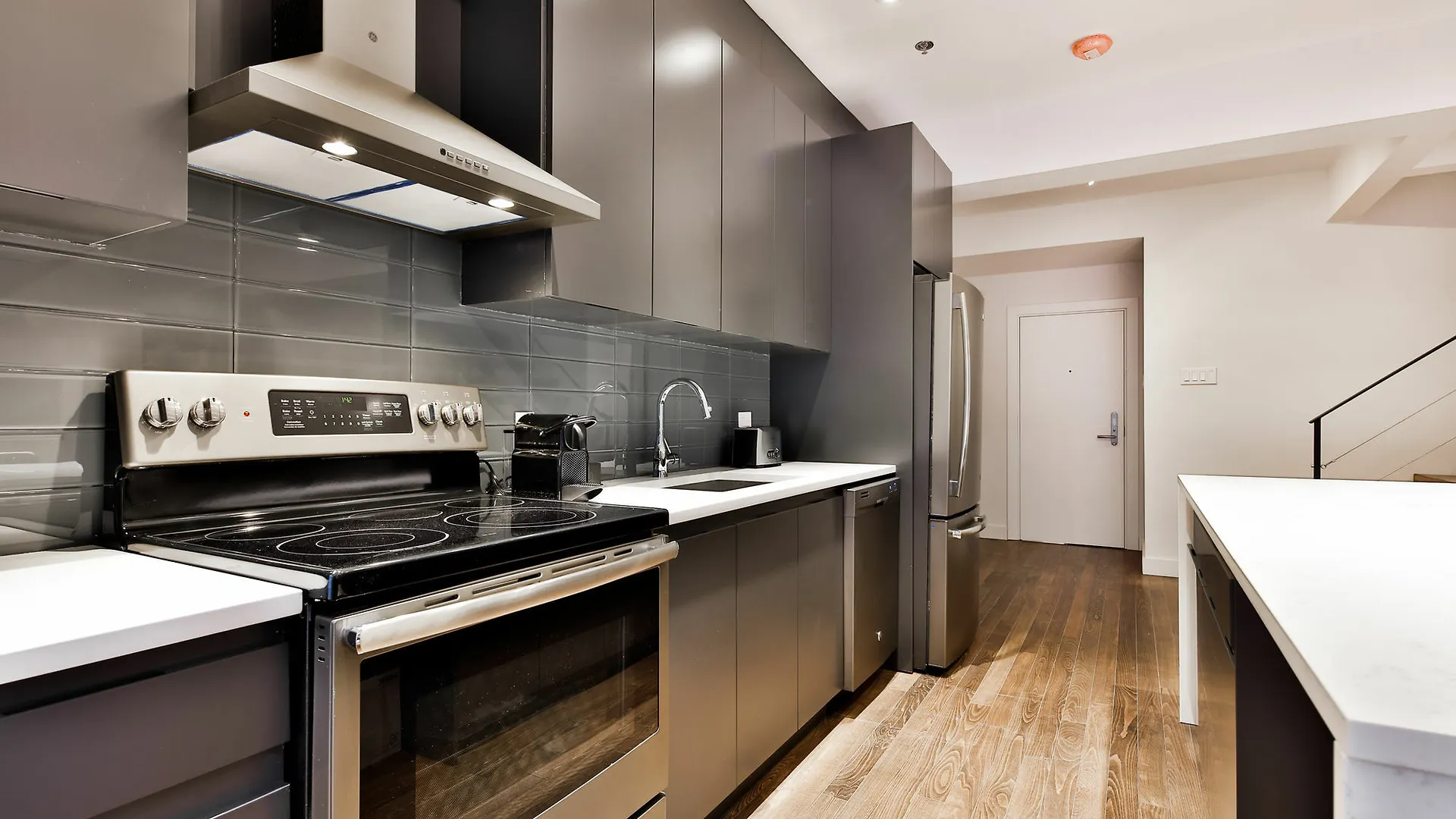 Apartment Les Suites Saint Francois Xavier Montreal Canada